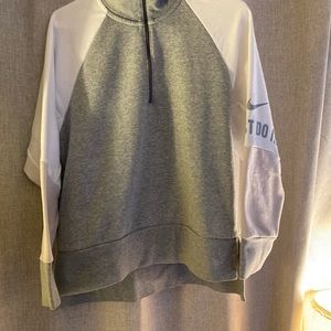 Nike Dri-fit women’s Medium sweat shirt